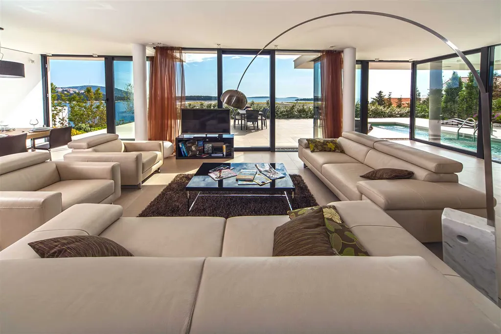 Modern Seaside Villa with Pool in Primošten