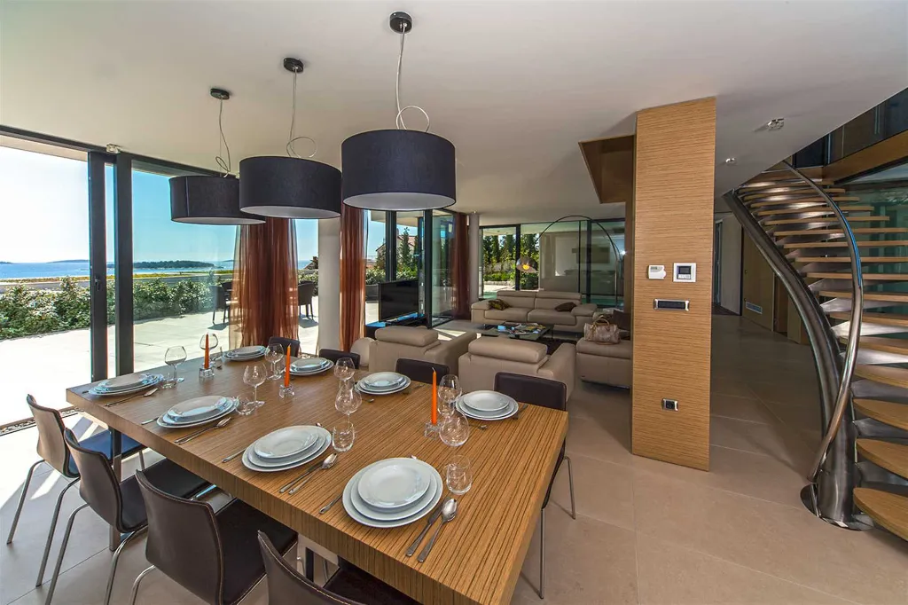 Modern Seaside Villa with Pool in Primošten