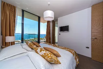 Modern Seaside Villa with Pool in Primošten