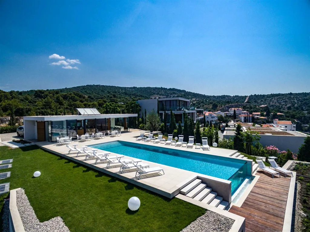 Modern Seaside Villa with Pool in Primošten