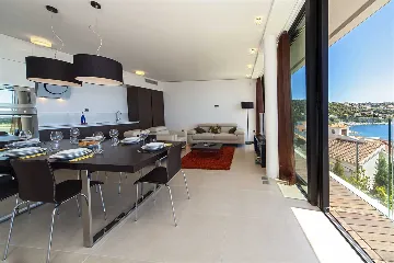 Seaside Apartment Retreat Primošten with Pool Access