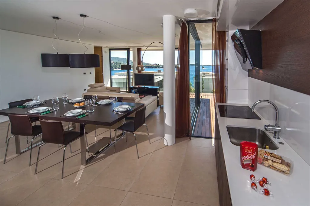 Modern Seaside Apartment in Primošten