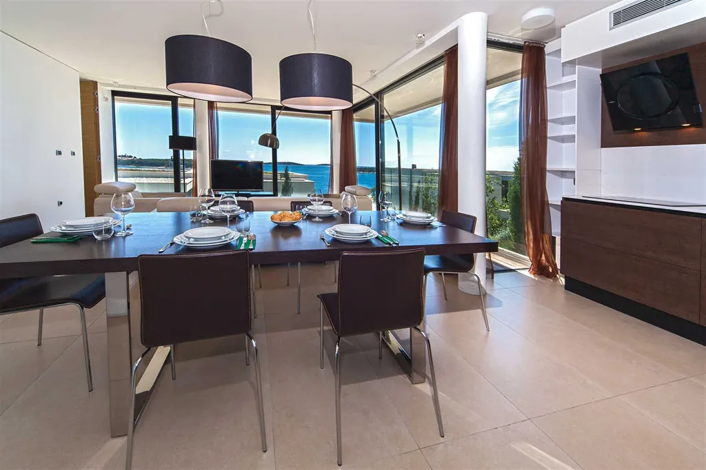 Modern Seaside Apartment in Primošten