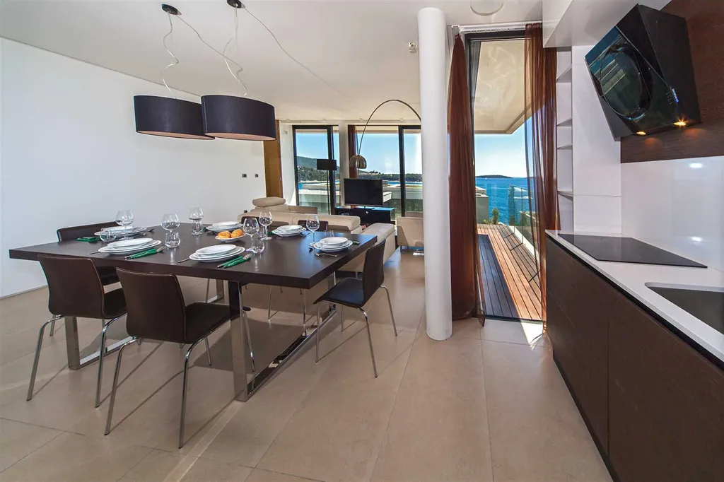 Modern Seaside Apartment in Primošten
