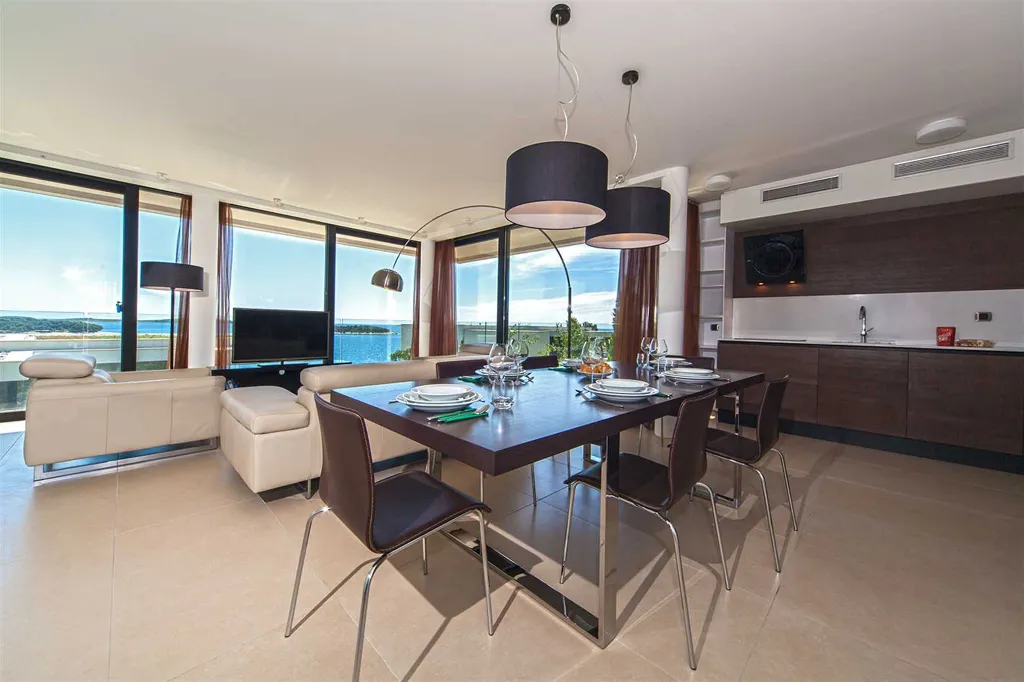 Modern Seaside Apartment in Primošten