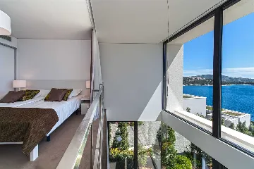 Spacious Seaside Apartment with Terrace in Primošten