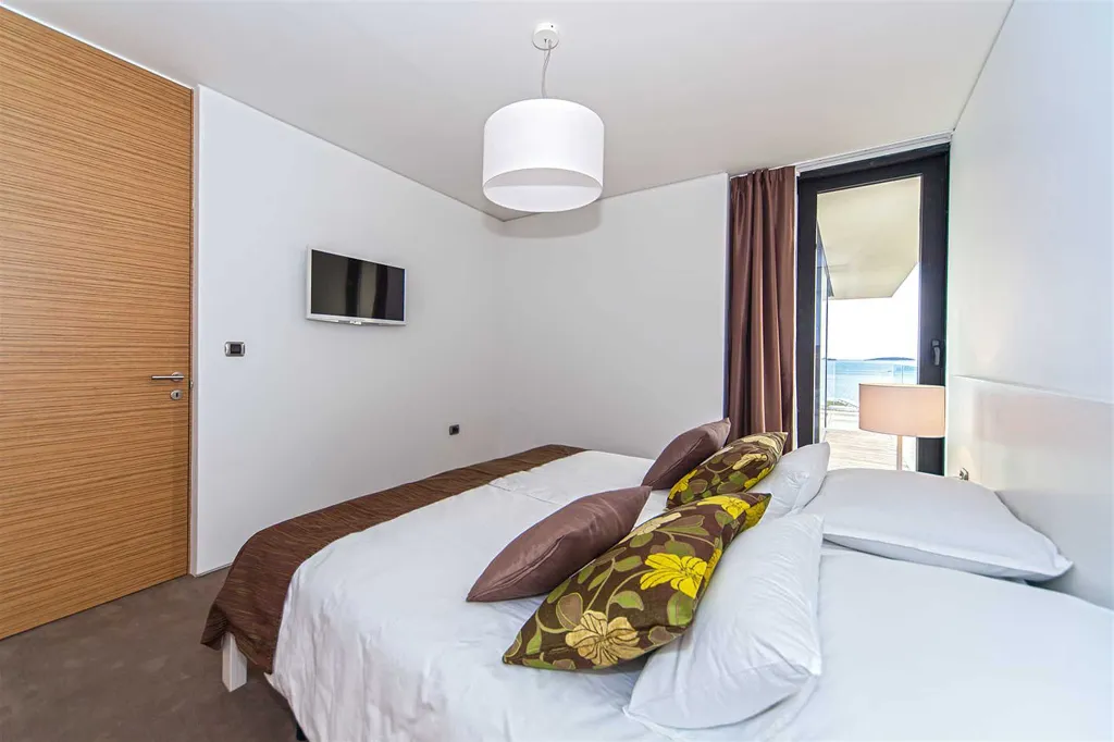 Spacious Seaside Apartment with Terrace in Primošten