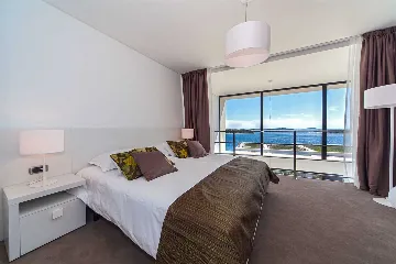 Spacious Seaside Apartment with Terrace in Primošten