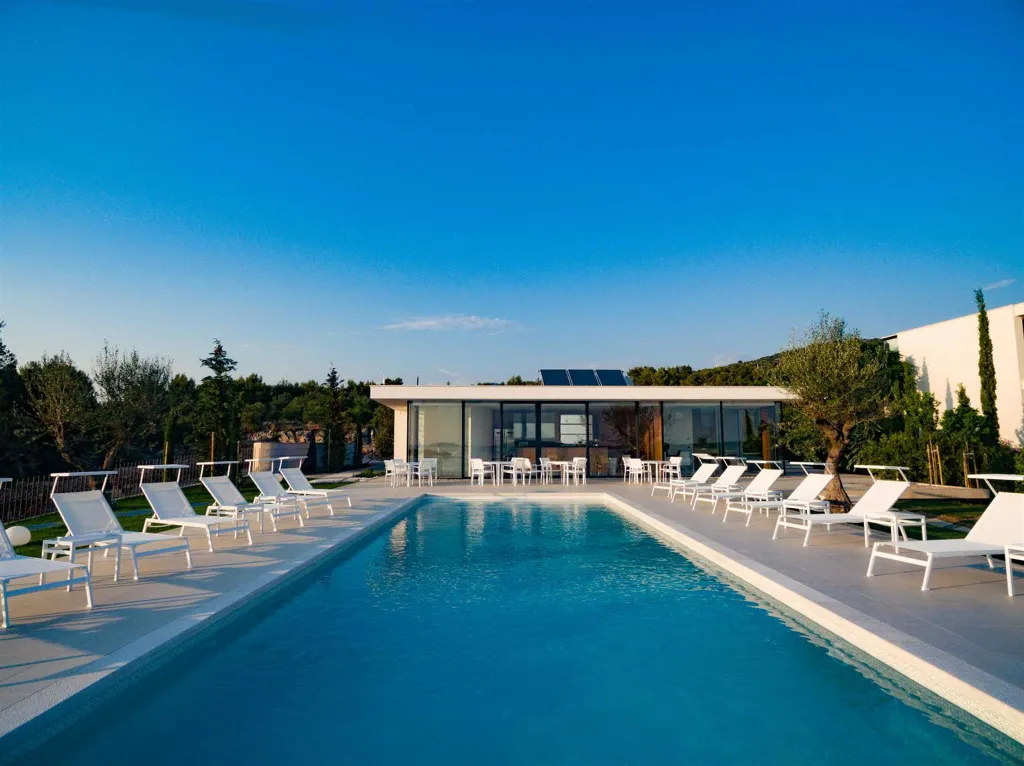 Spacious Seaside Apartment with Terrace in Primošten