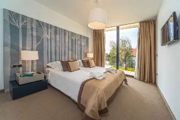 Seaside Family Apartment with Terrace in Primošten