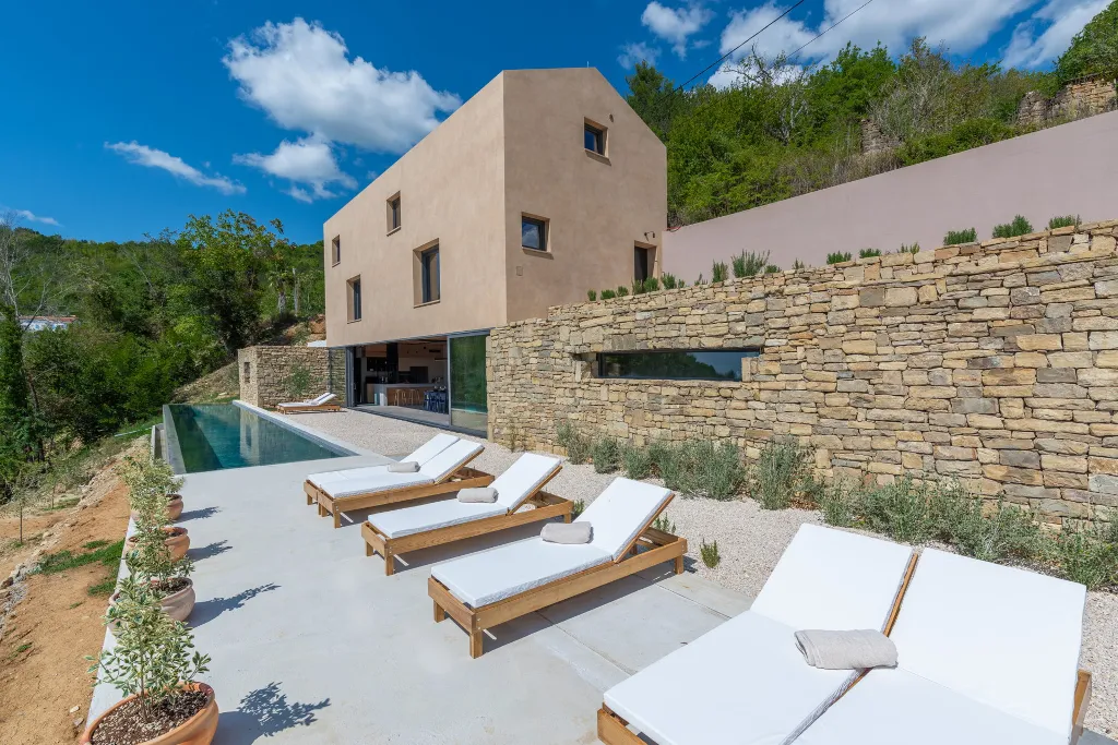 Contemporary Villa with Pool in Golubići