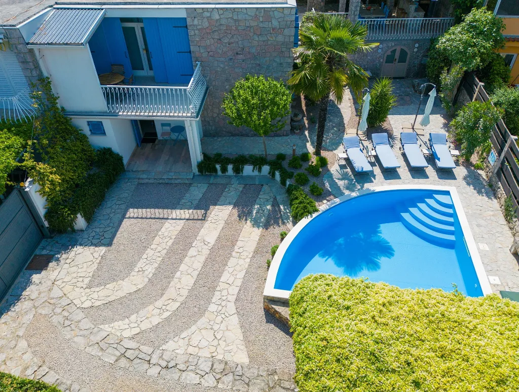 Contemporary Villa with Pool near Beach in Malinska