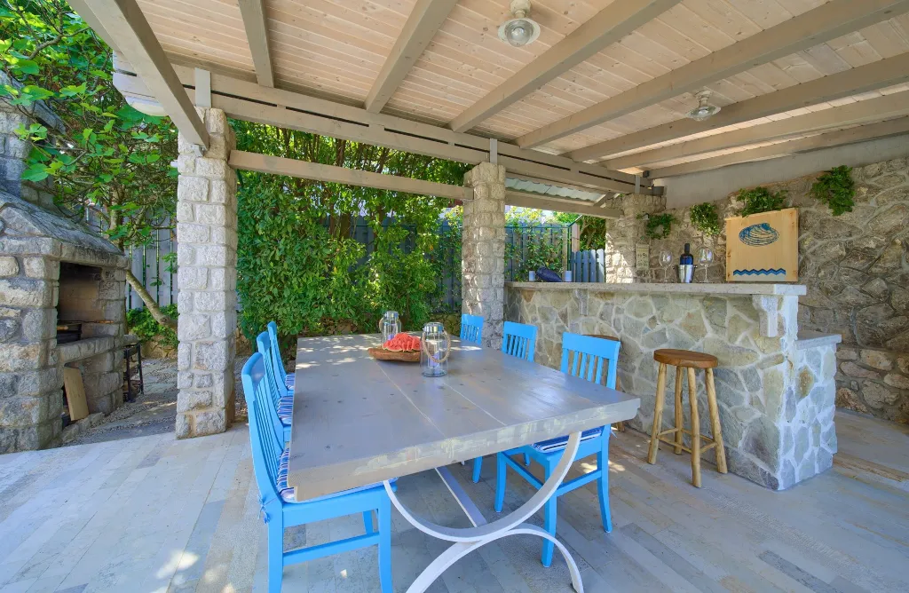 Contemporary Villa with Pool near Beach in Malinska