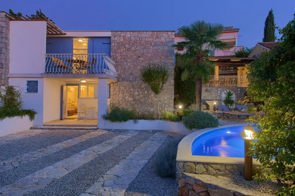 Contemporary Villa with Pool near Beach in Malinska