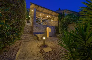 Contemporary Villa with Pool near Beach in Malinska