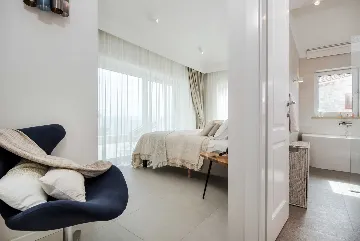 Seafront Stone Villa with Infinity Pool in Selca