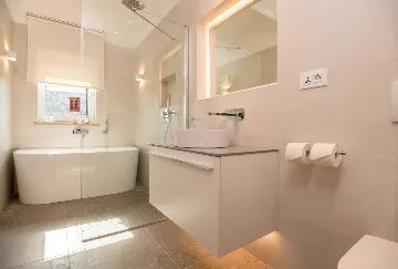 Seafront Stone Villa with Infinity Pool in Selca