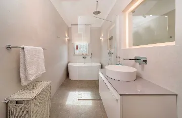 Seafront Stone Villa with Infinity Pool in Selca