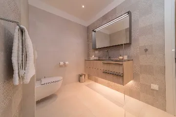 Seafront Stone Villa with Infinity Pool in Selca