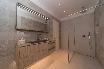 Seafront Stone Villa with Infinity Pool in Selca