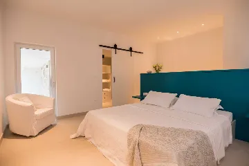 Seafront Stone Villa with Infinity Pool in Selca