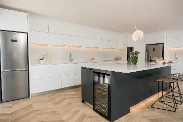 Seafront Stone Villa with Infinity Pool in Selca