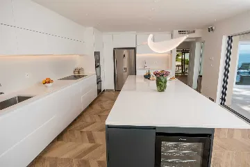 Seafront Stone Villa with Infinity Pool in Selca