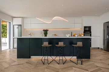 Seafront Stone Villa with Infinity Pool in Selca