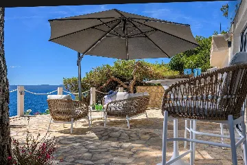 Seafront Stone Villa with Infinity Pool in Selca