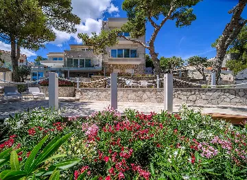 Seafront Stone Villa with Infinity Pool in Selca