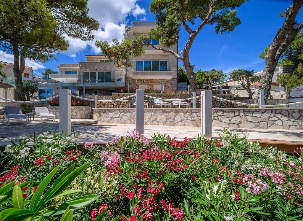 Seafront Stone Villa with Infinity Pool in Selca