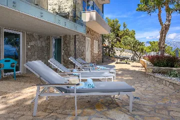 Seafront Stone Villa with Infinity Pool in Selca