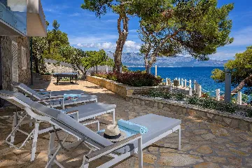 Seafront Stone Villa with Infinity Pool in Selca