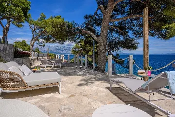 Seafront Stone Villa with Infinity Pool in Selca