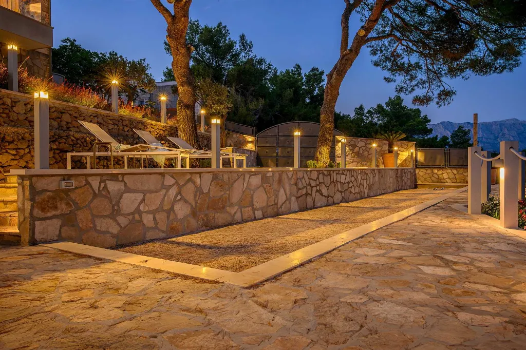 Seafront Stone Villa with Infinity Pool in Selca