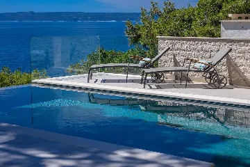 Seafront Stone Villa with Infinity Pool in Selca