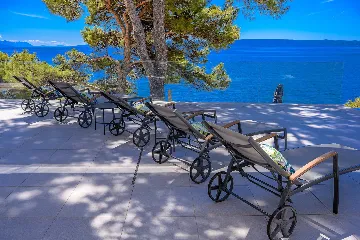 Seafront Stone Villa with Infinity Pool in Selca