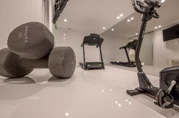 Seafront Stone Villa with Infinity Pool in Selca