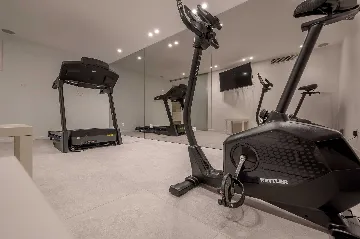 Seafront Stone Villa with Infinity Pool in Selca