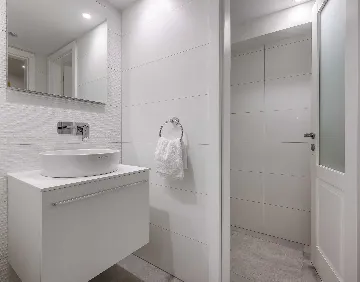 Seafront Stone Villa with Infinity Pool in Selca