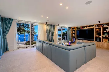 Seafront Stone Villa with Infinity Pool in Selca