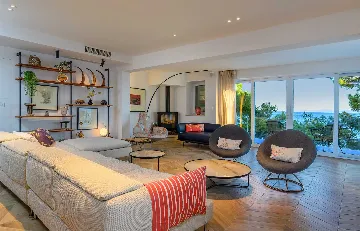 Seafront Stone Villa with Infinity Pool in Selca