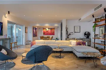 Seafront Stone Villa with Infinity Pool in Selca