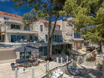Seafront Stone Villa with Infinity Pool in Selca