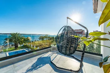 Beachfront Family Villa with Pool in Sukošan