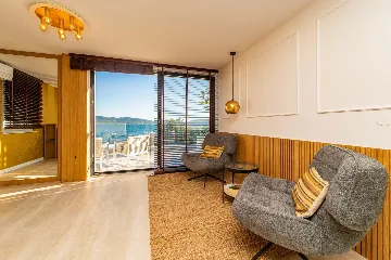 Beachfront Family Villa with Pool in Sukošan