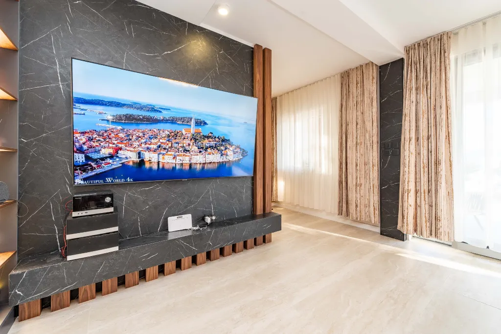 Beachfront Family Villa with Pool in Sukošan