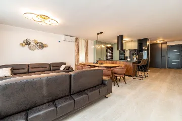 Beachfront Family Villa with Pool in Sukošan