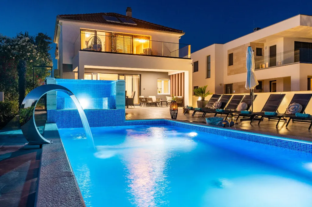 Beachfront Family Villa with Pool in Sukošan