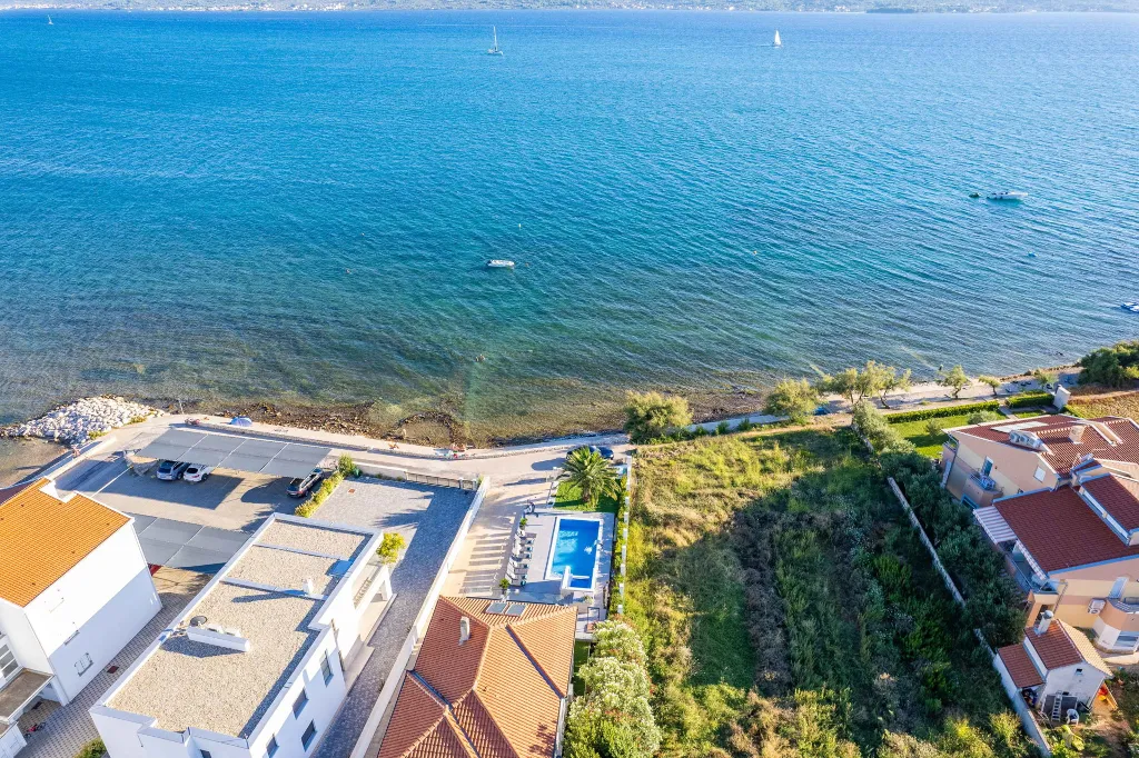 Beachfront Family Villa with Pool in Sukošan